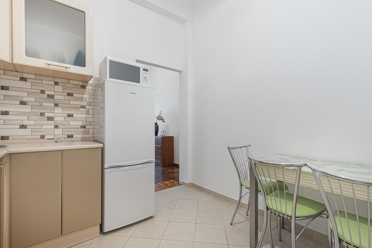 אודסה Nice Apartment In The City Center מראה חיצוני תמונה