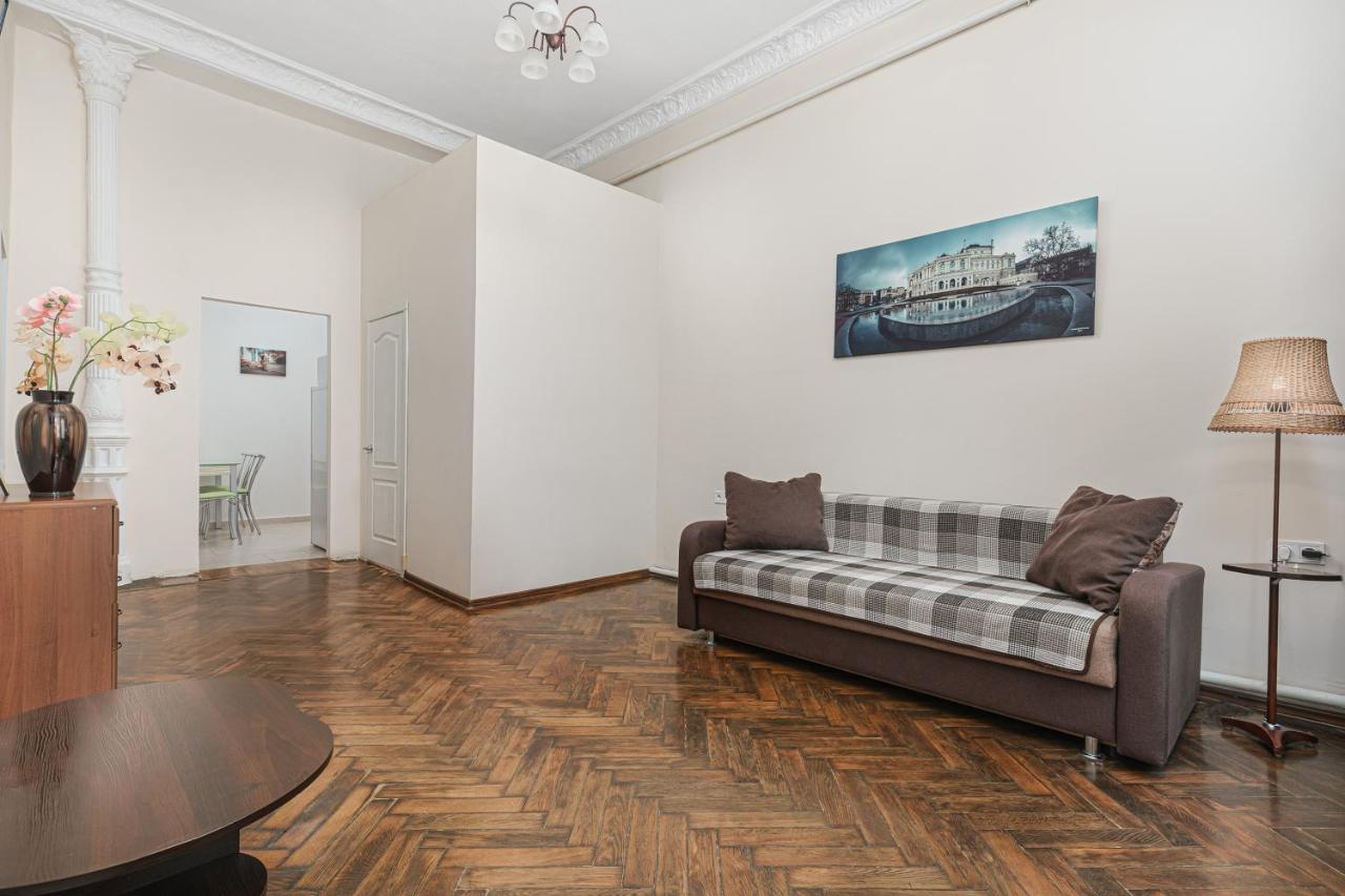 אודסה Nice Apartment In The City Center מראה חיצוני תמונה