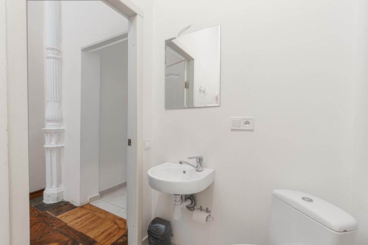 אודסה Nice Apartment In The City Center מראה חיצוני תמונה